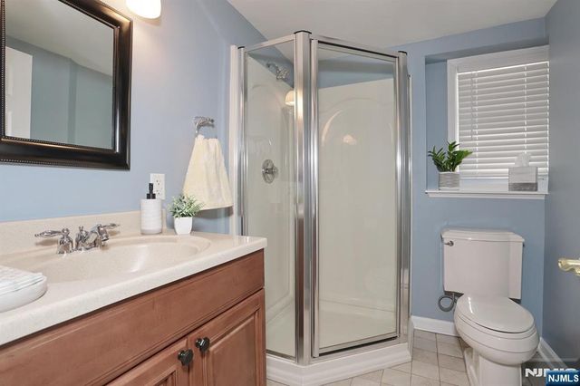 11 Henry Avenue, Park Ridge, NJ 07656