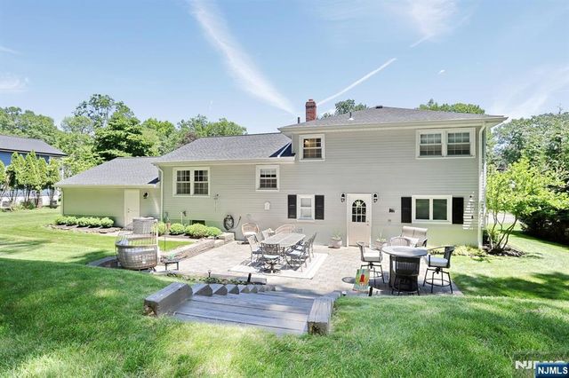 11 Henry Avenue, Park Ridge, NJ 07656