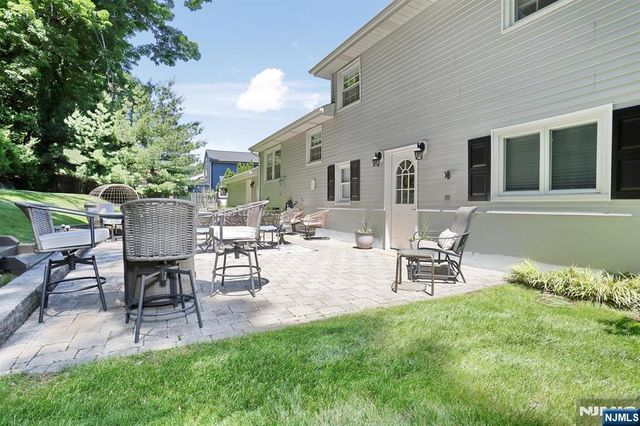 11 Henry Avenue, Park Ridge, NJ 07656