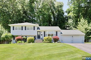 11 Henry Avenue, Park Ridge, NJ 07656