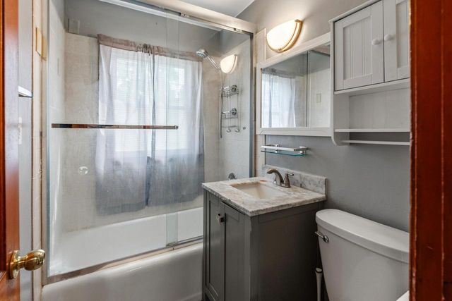 4710 W Sumac PLACE, Milwaukee, WI 53219