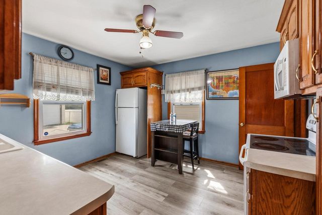 4710 W Sumac PLACE, Milwaukee, WI 53219