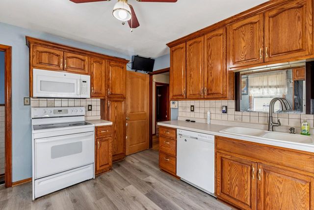 4710 W Sumac PLACE, Milwaukee, WI 53219