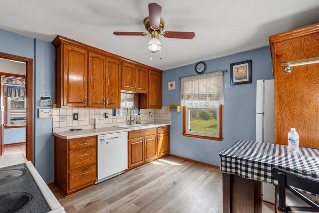 4710 W Sumac PLACE, Milwaukee, WI 53219