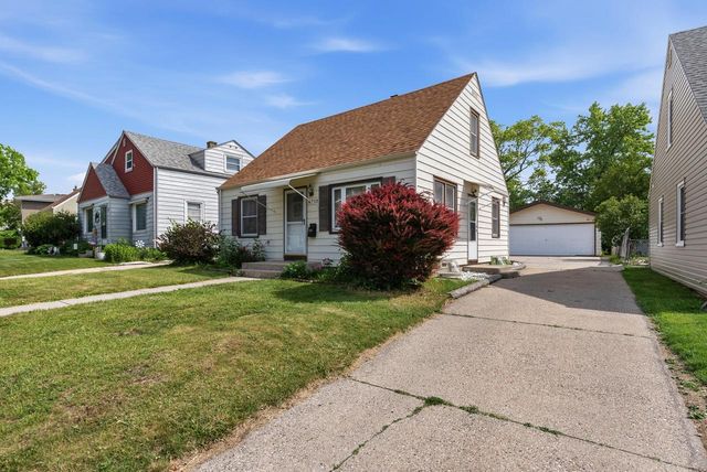 4710 W Sumac PLACE, Milwaukee, WI 53219