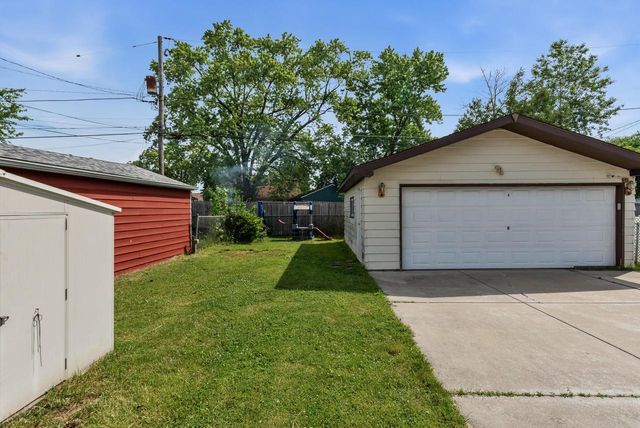 4710 W Sumac PLACE, Milwaukee, WI 53219