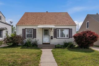 4710 W Sumac PLACE, Milwaukee, WI 53219