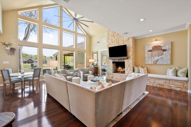 305 Canal Street, Corsicana, TX 75109