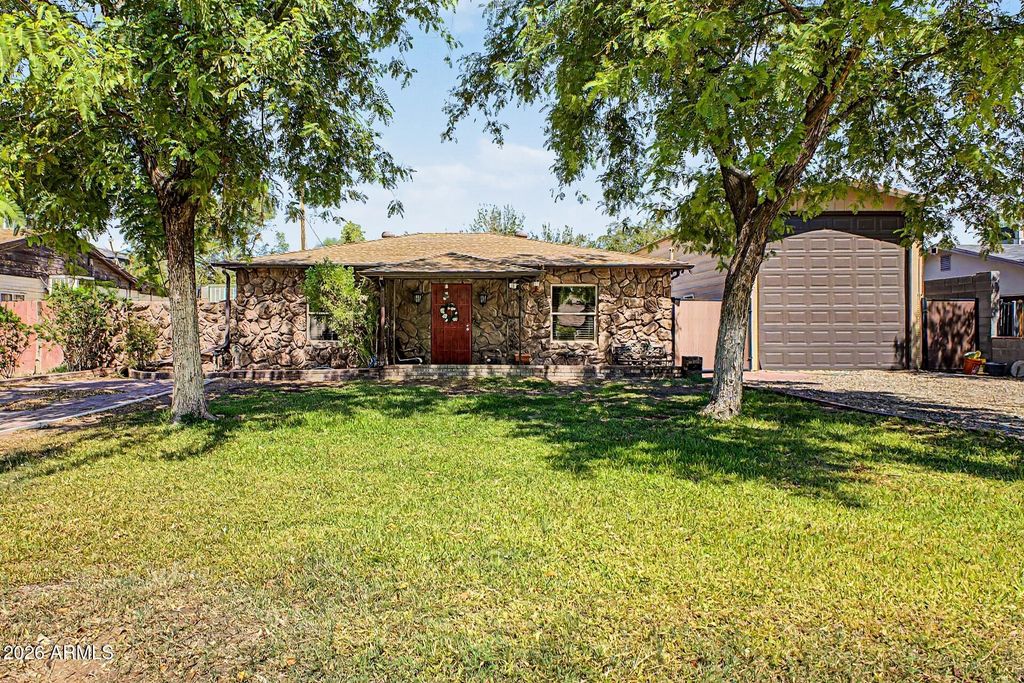2216 W AUGUSTA Avenue, Phoenix, AZ 85021 — photo 2