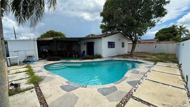 8231 SW 9th Street, North Lauderdale, FL 33068