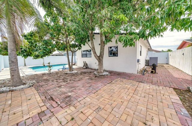 8231 SW 9th Street, North Lauderdale, FL 33068