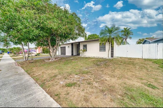 8231 SW 9th Street, North Lauderdale, FL 33068