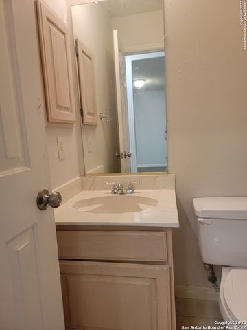 1406 LIGHTSTONE DR, San Antonio, TX 78258