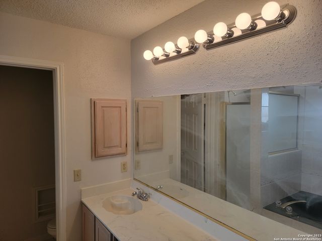 1406 LIGHTSTONE DR, San Antonio, TX 78258