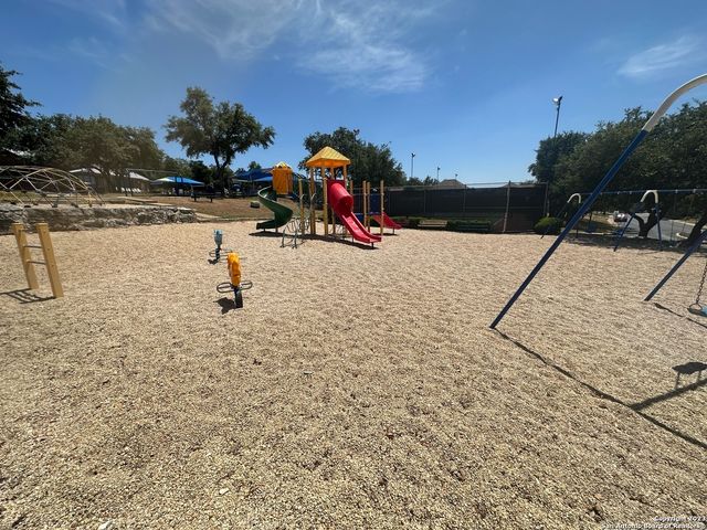 1406 LIGHTSTONE DR, San Antonio, TX 78258