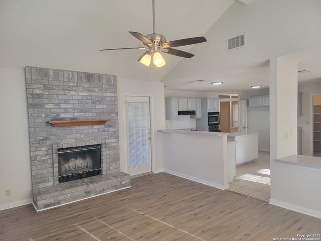 1406 LIGHTSTONE DR, San Antonio, TX 78258