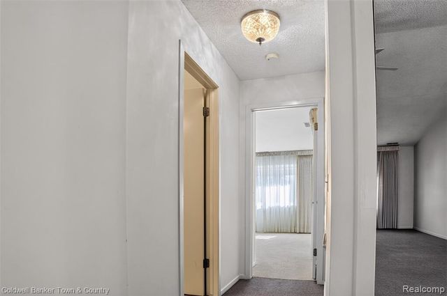 6689 Ridgefield Circle 201, West Bloomfield, MI 48322