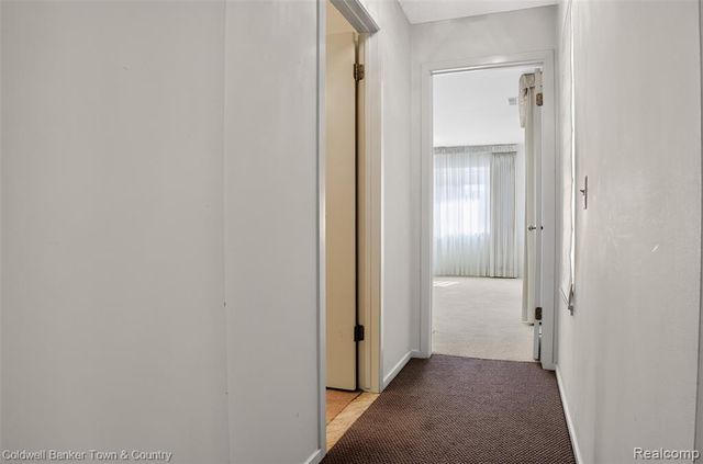 6689 Ridgefield Circle 201, West Bloomfield, MI 48322