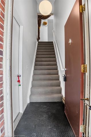 6689 Ridgefield Circle 201, West Bloomfield, MI 48322