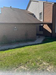 6689 Ridgefield Circle 201, West Bloomfield, MI 48322