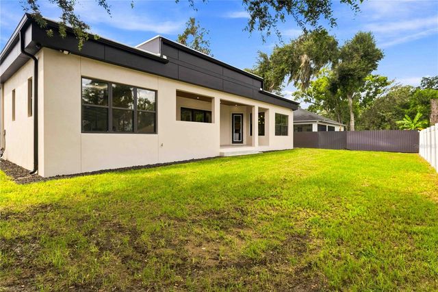 104 S MAKI ROAD, Plant City, FL 33563