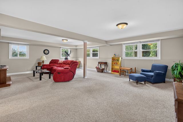 765 Freeman Court, Hoffman Estates, IL 60192