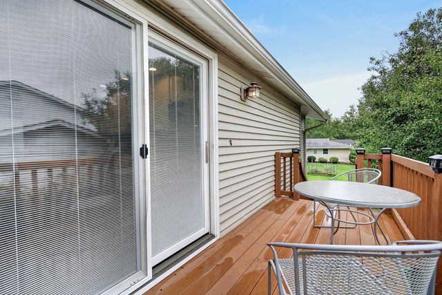 765 Freeman Court, Hoffman Estates, IL 60192