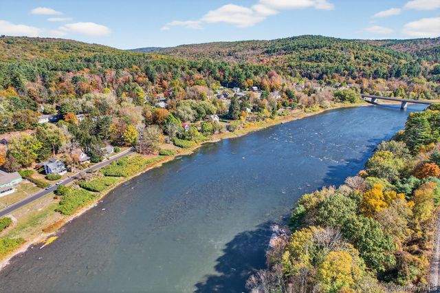 48 River Road, Barryville, NY 12719