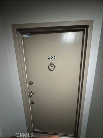 8535 W West Knoll 202, West Hollywood, CA 90069