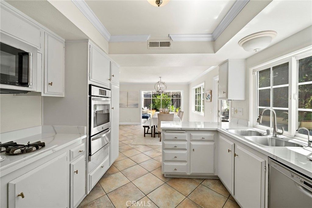 25042 Greenbay Drive, Lake Forest, CA 92630 — photo 5