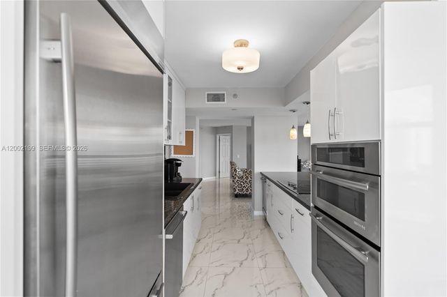 3500 Mystic Pointe Drive 1403, Aventura, FL 33180