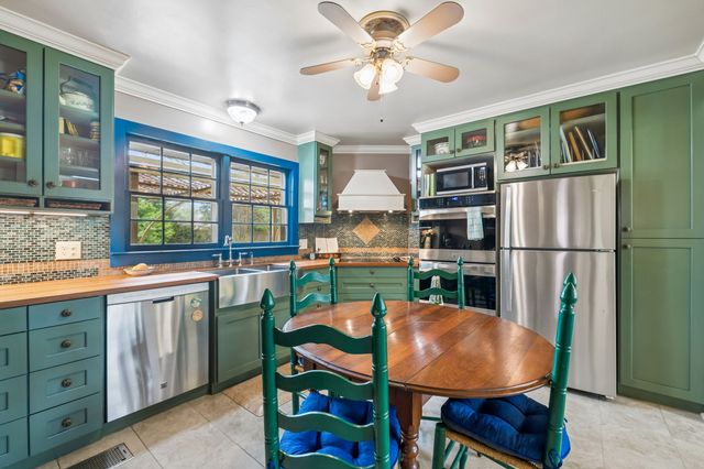 1003 Lawndale Dr, Murfreesboro, TN 37129