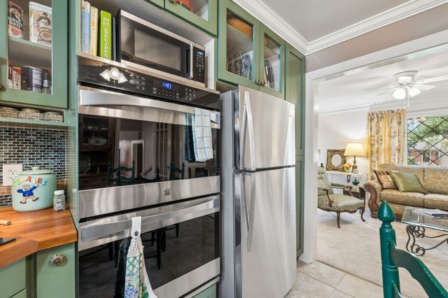 1003 Lawndale Dr, Murfreesboro, TN 37129