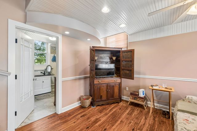 1003 Lawndale Dr, Murfreesboro, TN 37129