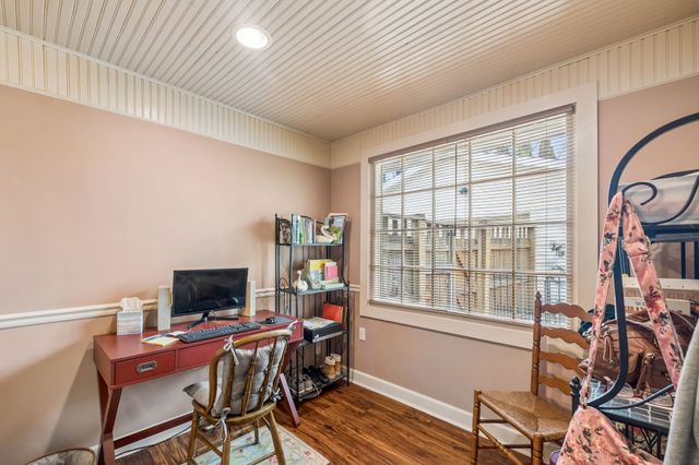 1003 Lawndale Dr, Murfreesboro, TN 37129