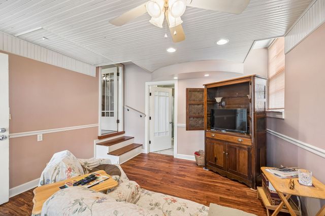 1003 Lawndale Dr, Murfreesboro, TN 37129