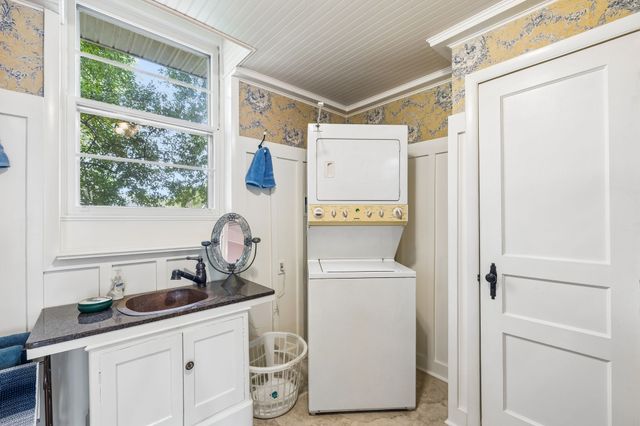 1003 Lawndale Dr, Murfreesboro, TN 37129