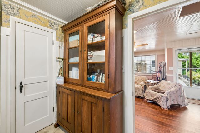 1003 Lawndale Dr, Murfreesboro, TN 37129