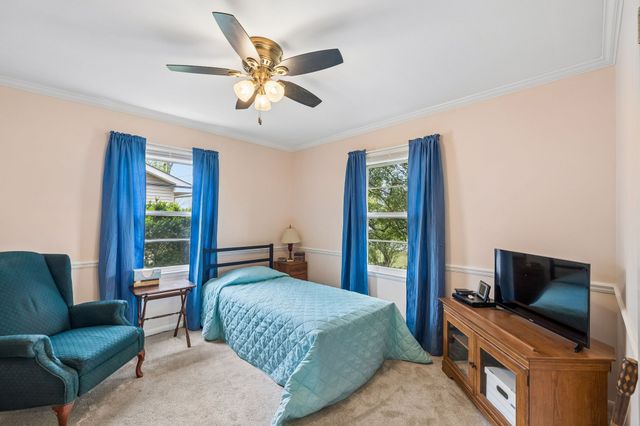 1003 Lawndale Dr, Murfreesboro, TN 37129