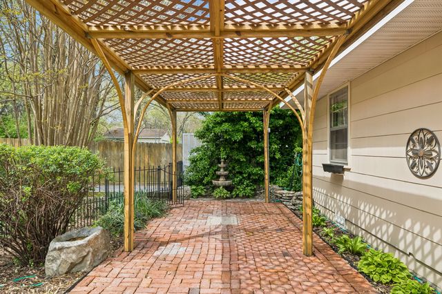 1003 Lawndale Dr, Murfreesboro, TN 37129