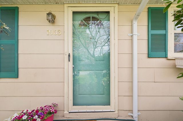 1003 Lawndale Dr, Murfreesboro, TN 37129