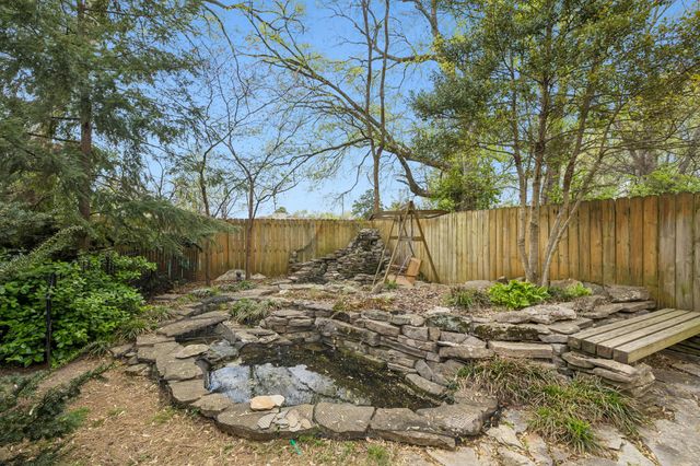 1003 Lawndale Dr, Murfreesboro, TN 37129