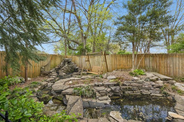 1003 Lawndale Dr, Murfreesboro, TN 37129