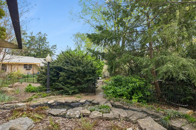 1003 Lawndale Dr, Murfreesboro, TN 37129