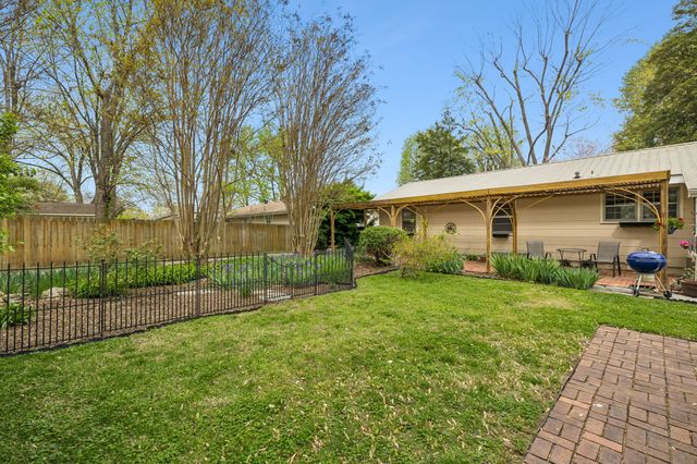 1003 Lawndale Dr, Murfreesboro, TN 37129