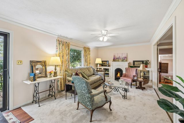 1003 Lawndale Dr, Murfreesboro, TN 37129