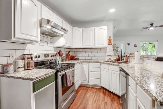 1721 W MISTLETOE AVE, San Antonio, TX 78201