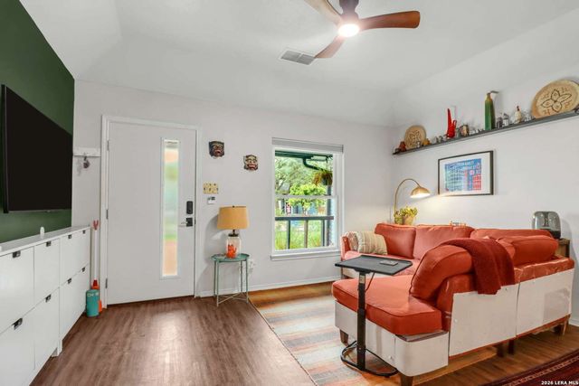 1721 W MISTLETOE AVE, San Antonio, TX 78201