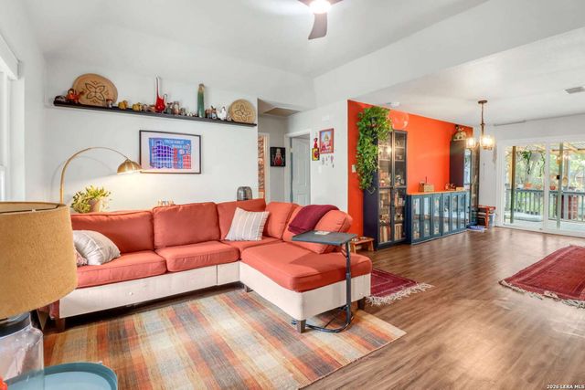 1721 W MISTLETOE AVE, San Antonio, TX 78201
