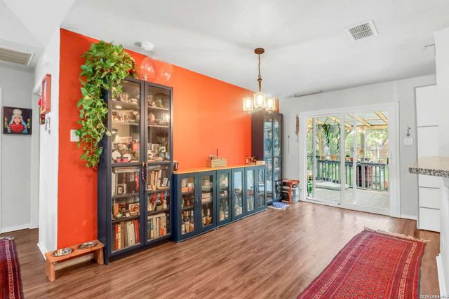 1721 W MISTLETOE AVE, San Antonio, TX 78201